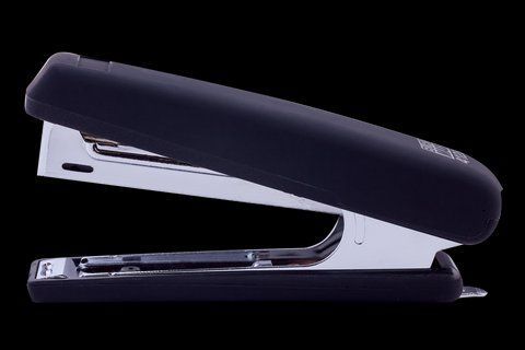 Степлер пластиковый, RUBBER TOUCH, 12 л., (скобы №10), 107х25х54 мм, черный BM.4128-01 фото