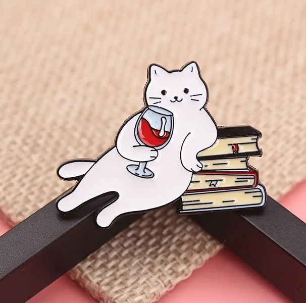 Пін-значок "Котик з книгою та вінішком" px-00570 фото