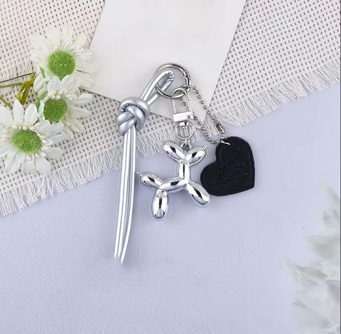 Брелок "Balloon Dog", срібний з чорним сердечком px-01166-2 фото