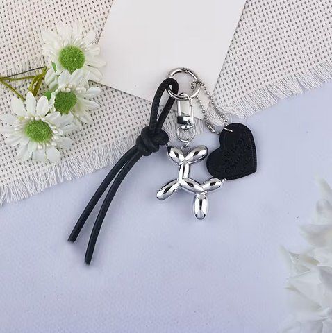 Брелок "Balloon Dog", з чорним сердечком px-01166 фото